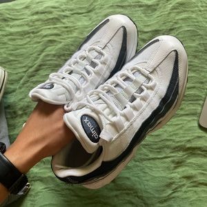 Nike Air Max 95 Essential